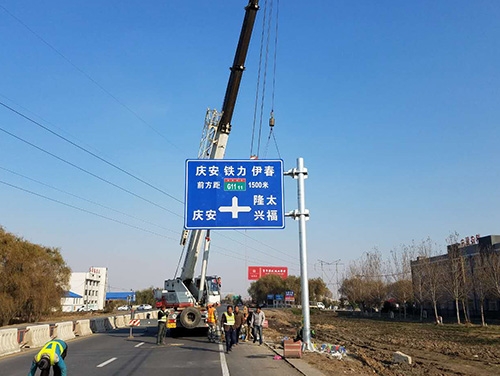 柘城柘城道路护栏网网片该如何进行正确的选购呢？